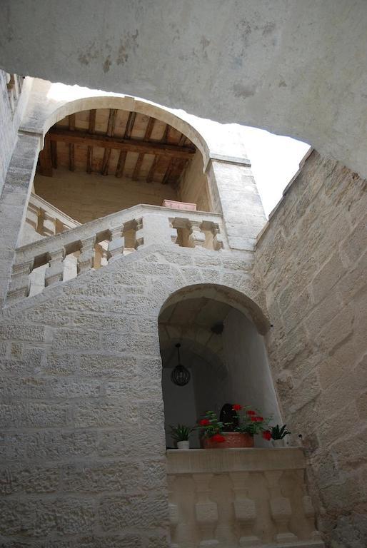 Bed and Breakfast Le Richelieu Uzès Exterior foto