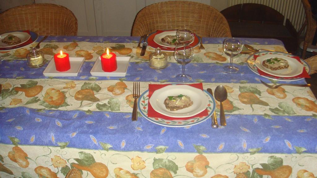 Bed and Breakfast Le Richelieu Uzès Exterior foto