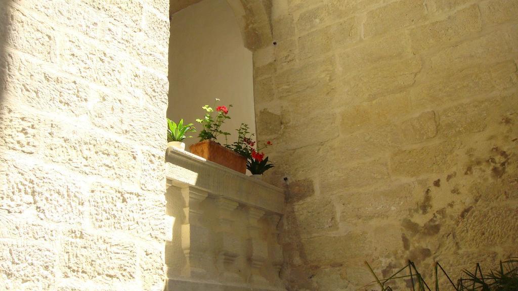 Bed and Breakfast Le Richelieu Uzès Exterior foto