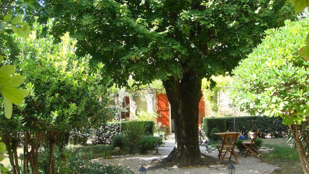 Bed and Breakfast Le Richelieu Uzès Exterior foto