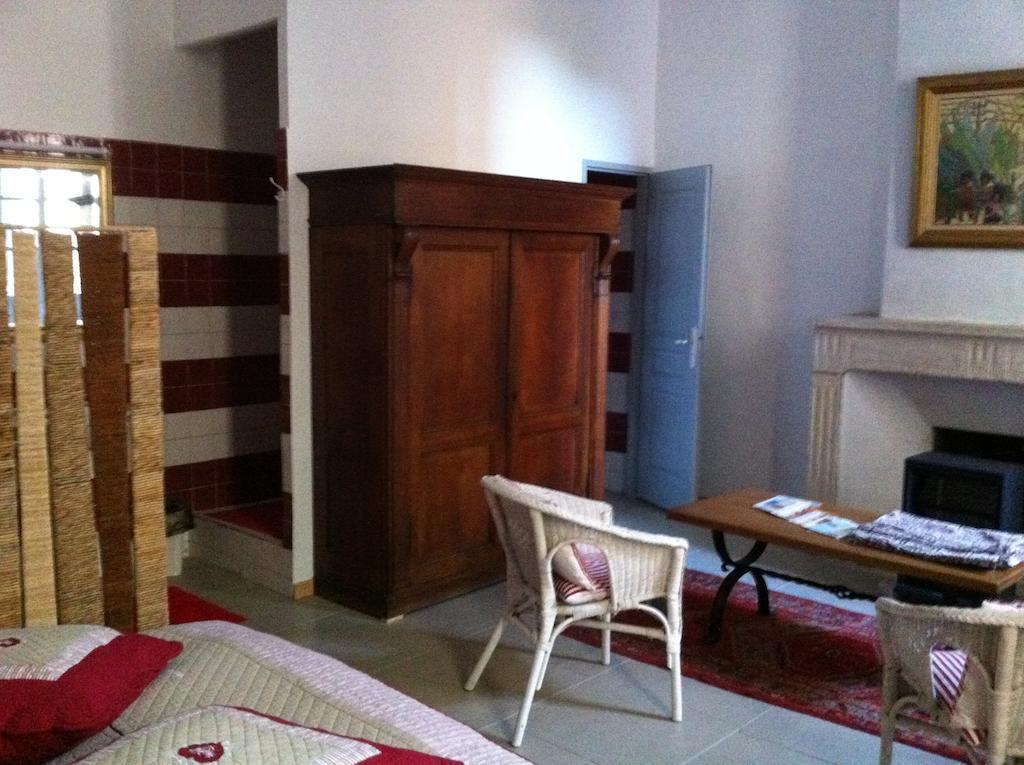 Bed and Breakfast Le Richelieu Uzès Exterior foto