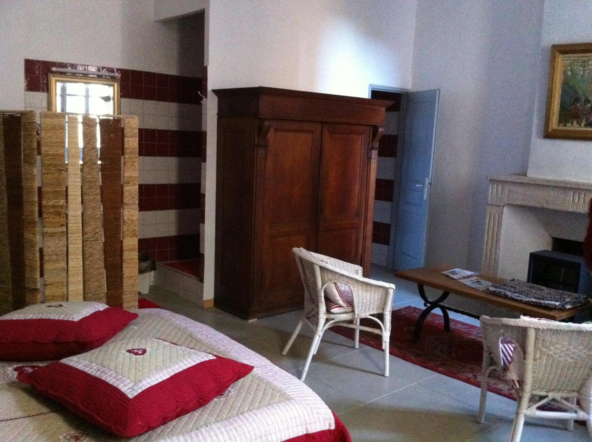 Bed and Breakfast Le Richelieu Uzès Exterior foto